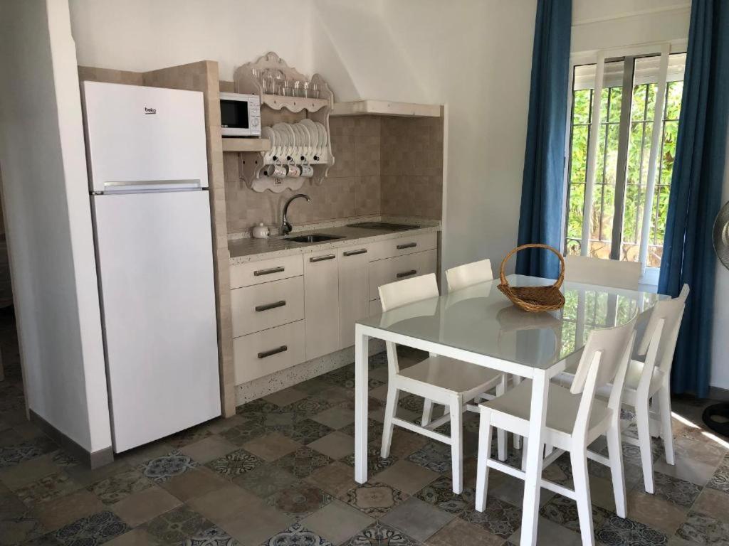 Apartamentos Cala Isabel Саора Екстер'єр фото