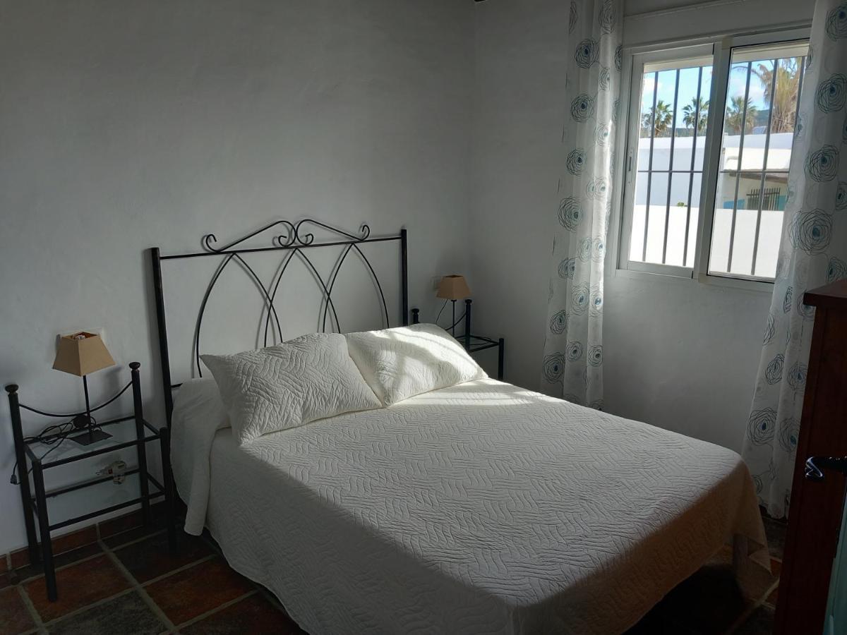 Apartamentos Cala Isabel Саора Екстер'єр фото