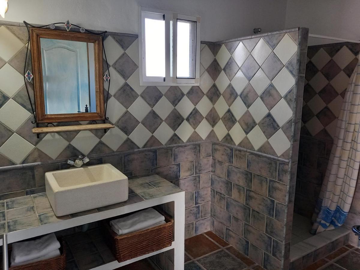 Apartamentos Cala Isabel Саора Екстер'єр фото